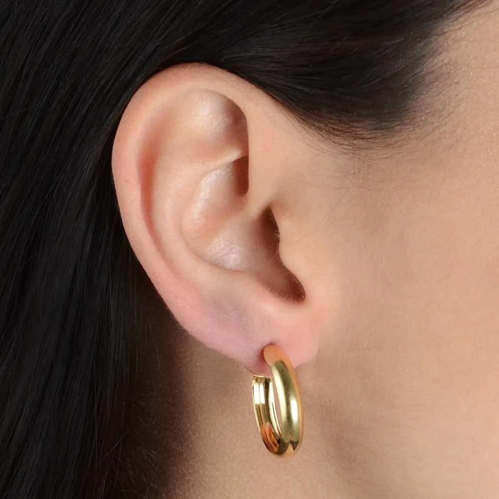 Brinco Dourado de Argola Média Lisa · Banhado a Ouro 18k