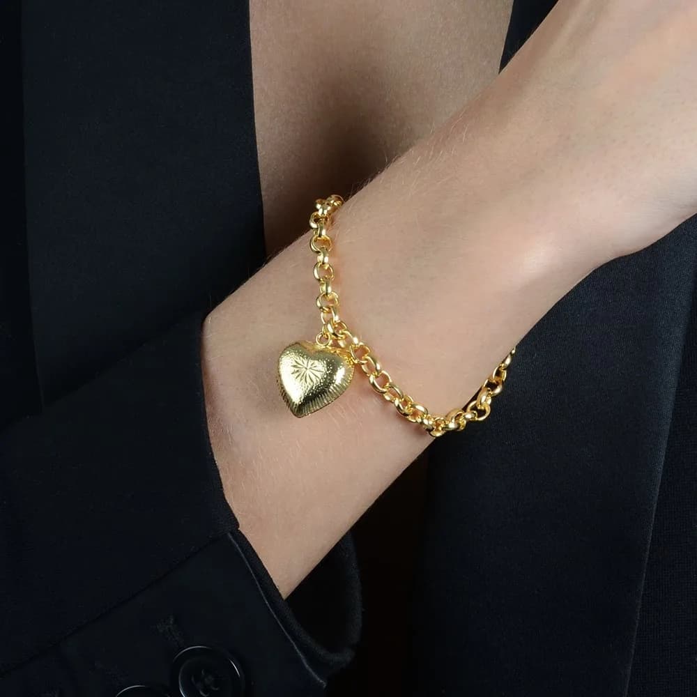 Pulseira Dourada Elo Português com Coração · Banhado a Ouro 18k