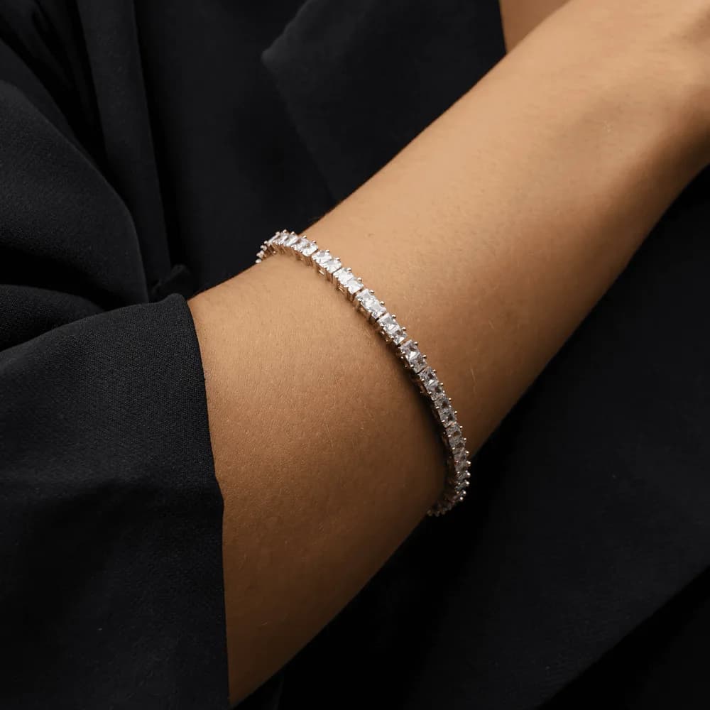 Pulseira Dourada Riviera em Zircônias · Banhado a Ouro 18k