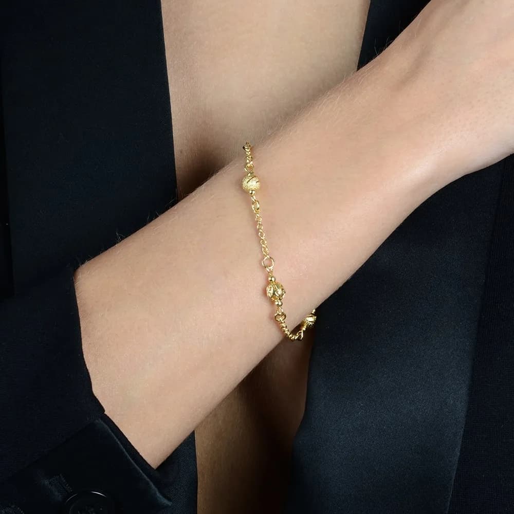 Pulseira Dourada Elo Português com Esferas · Banhado a Ouro 18k